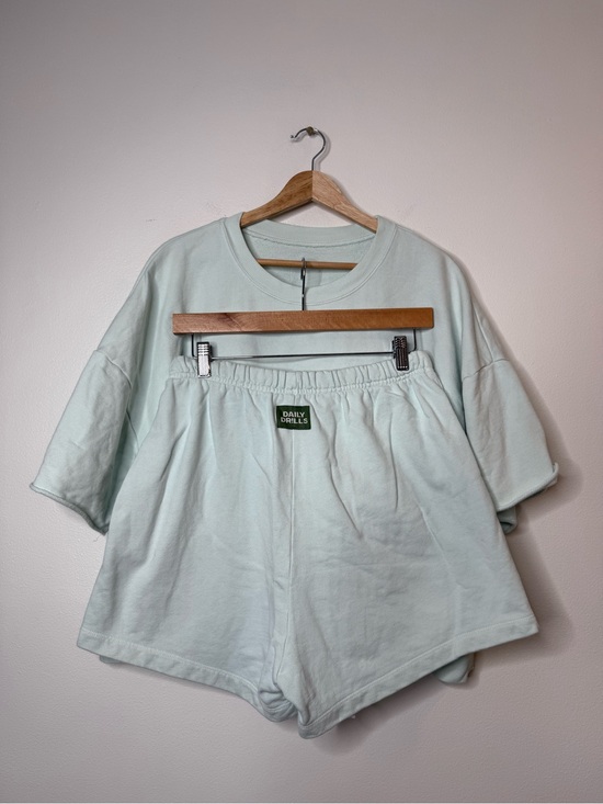 Daily Drills Tops - Daily Drills Set Sweat Shorts & Short Sleeve Crew size xs/small in surf blue
